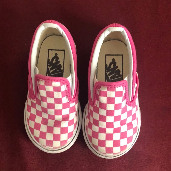 girls pink checkered vans